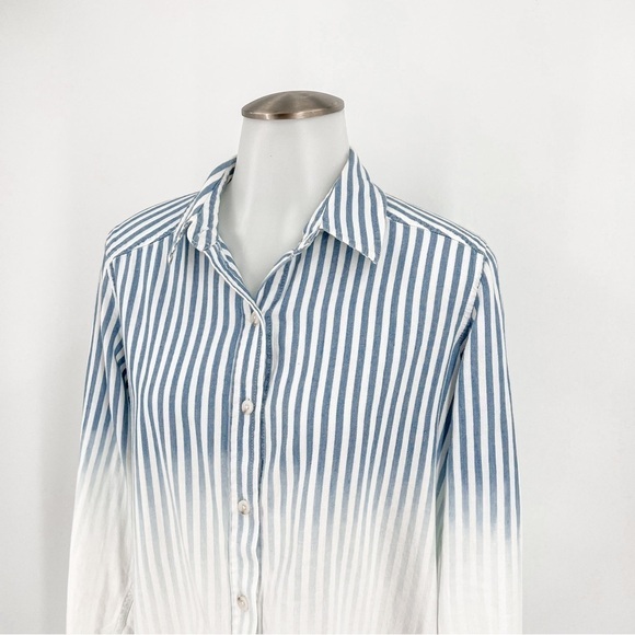 Mossimo Supply Co. white and blue top. Boyfriend Fit - Picture 2 of 4